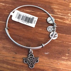 Wonder Woman Lasso Knot Logo